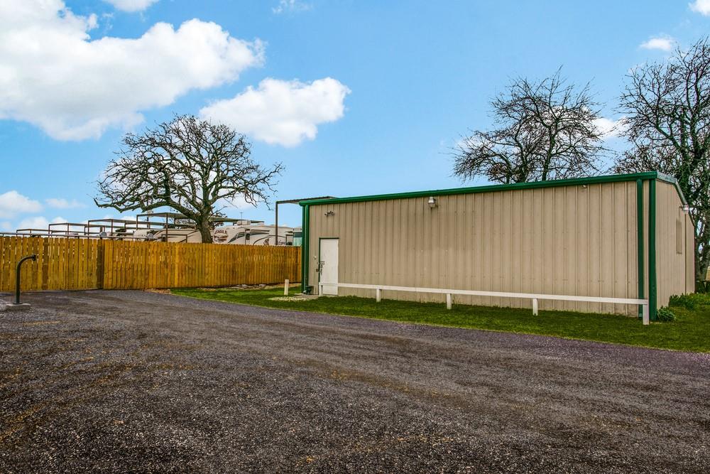 10759 N FM 730