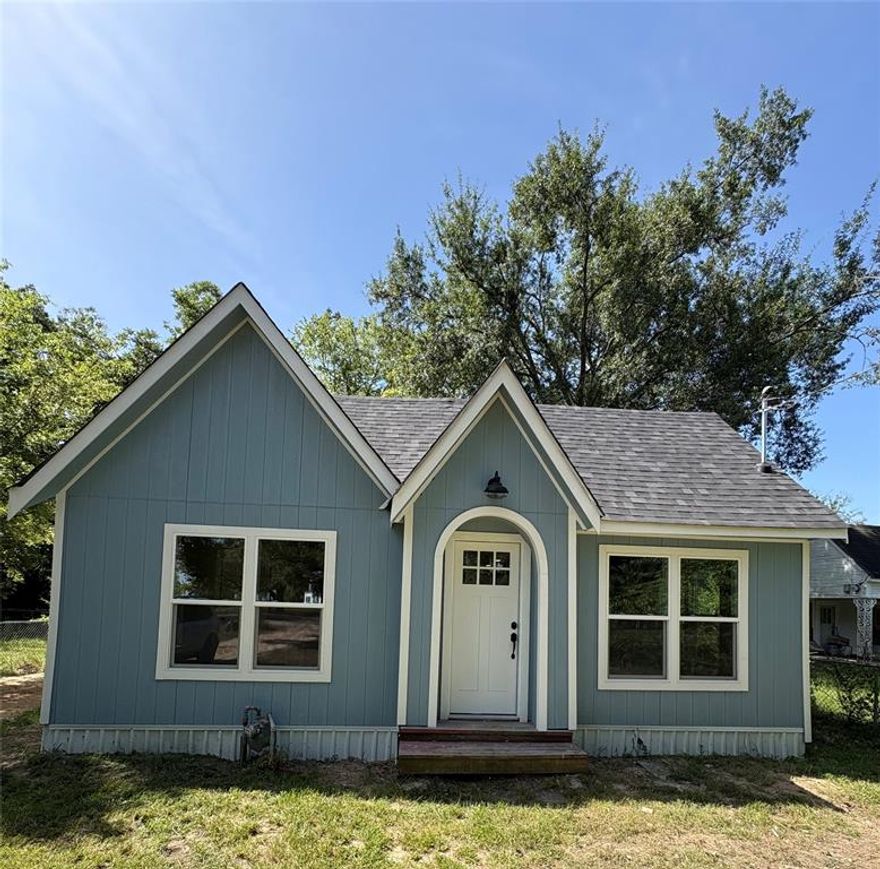 Completely Remodeled 2 Bed, 1 Bath Home – Move-In Ready!
This fully renovated 2 bedroom, 1 bath home combines modern updates with small-town charm. Inside, enjoy brand new laminate flooring throughout, granite countertops, and a brand new dishwasher and oven in the stylish kitchen. The exterior features new siding, steel underpinning, and a brand new HVAC system with warranty for comfort and peace of mind.
Step outside to a spacious backyard shaded by mature trees—perfect for relaxing or entertaining. A barbed wire fence adds security and privacy, ideal for pets or outdoor storage. Located just minutes from downtown Sulphur Springs, you’ll love the convenience of nearby shops, dining, and community events.
Don’t miss out on this move-in ready gem!