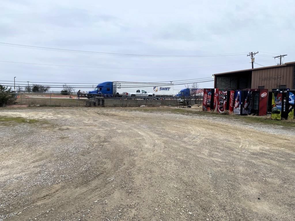 Corsicana - Commercial Sale