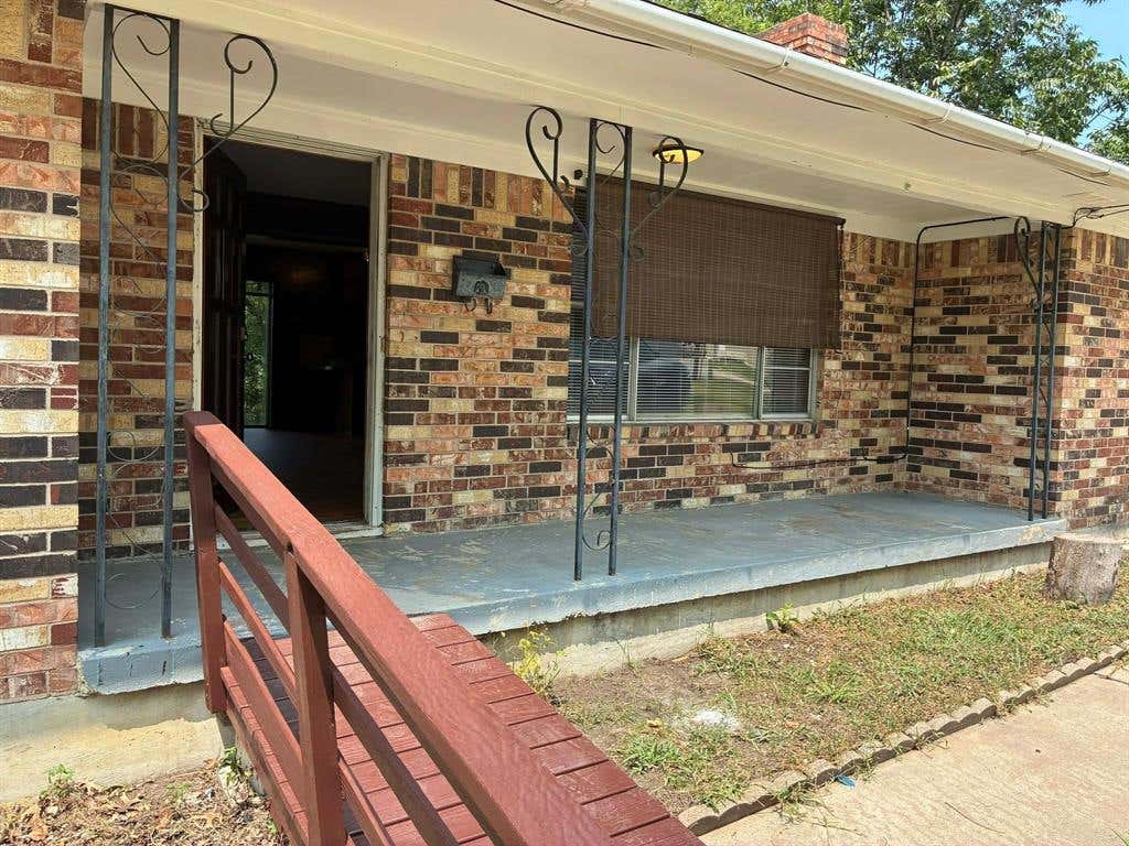 Photo of 610 S Rike Street, Farmersville, TX 75442 (MLS # 21350392)