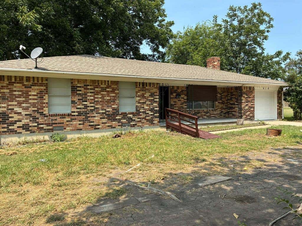 Photo of 610 S Rike Street, Farmersville, TX 75442 (MLS # 21350392)