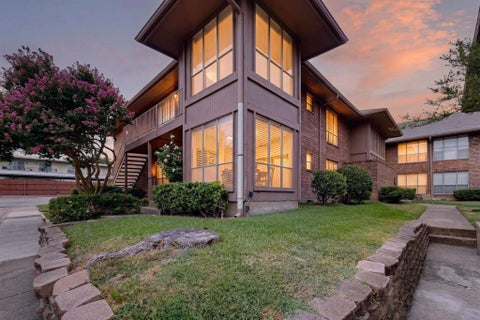 Photo of 10530 Stone Canyon Road #108, Dallas, TX 75230 (MLS # 21340784)