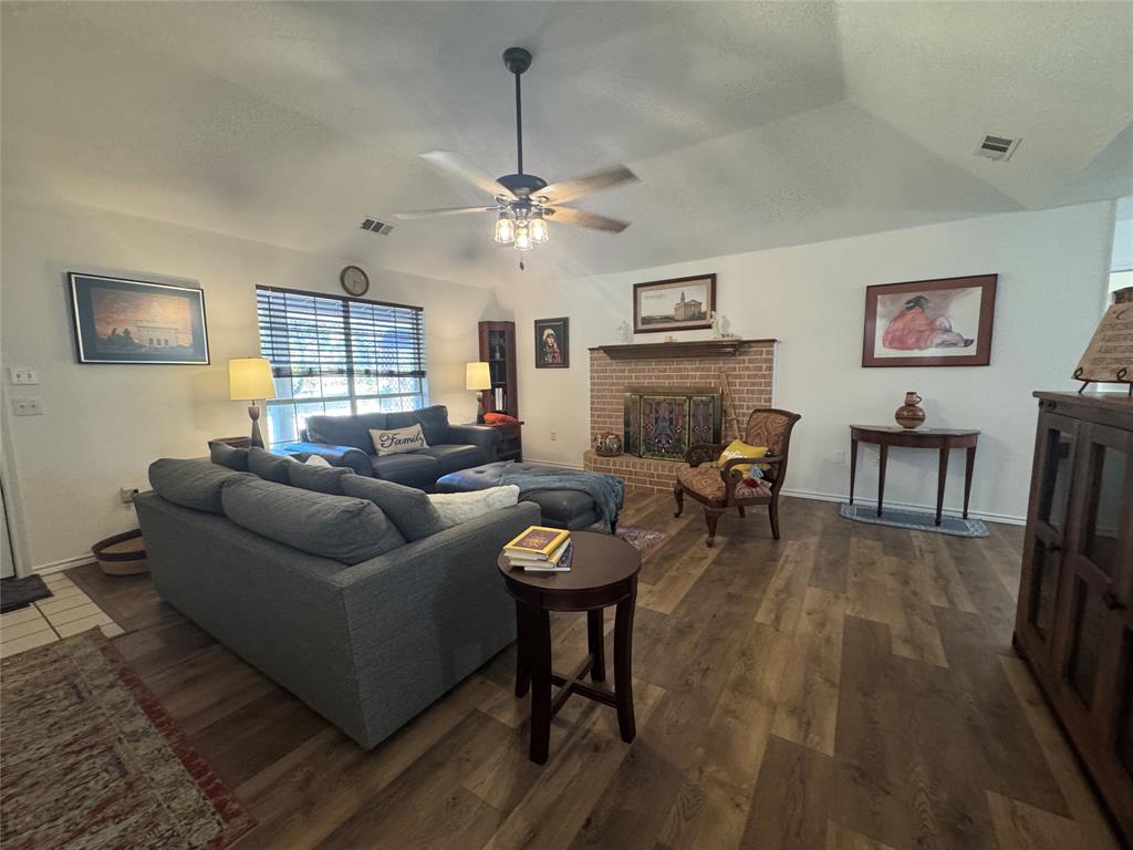 4104 Black Oak Drive