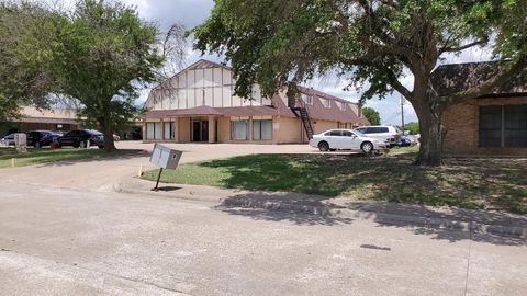 123 Executive Way DeSoto TX 75115