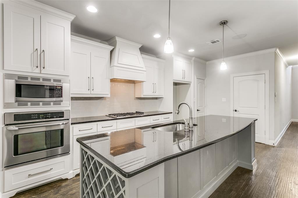 2221 Churchill Loop