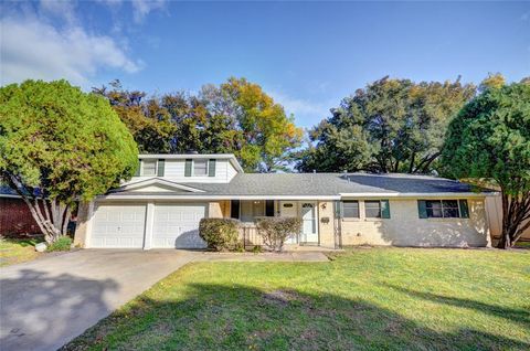 Photo of 5428 Randol Drive, North Richland Hills, TX 76180 (MLS # 21197209)