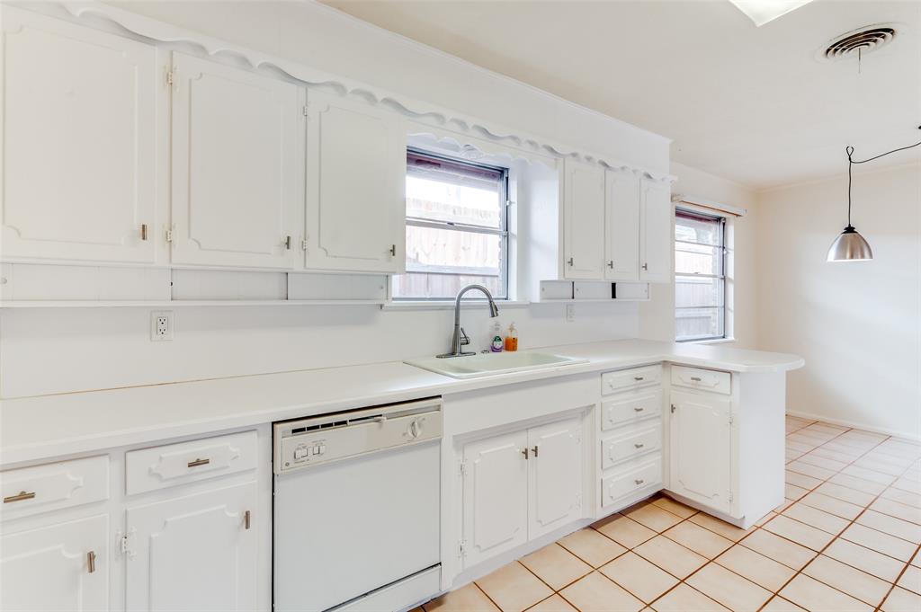 North Meadowbrook Estates - Residential Lease