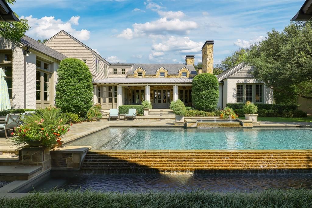 Photo for 5722 Park Lane, Dallas, TX 75225 (MLS # 21047658)