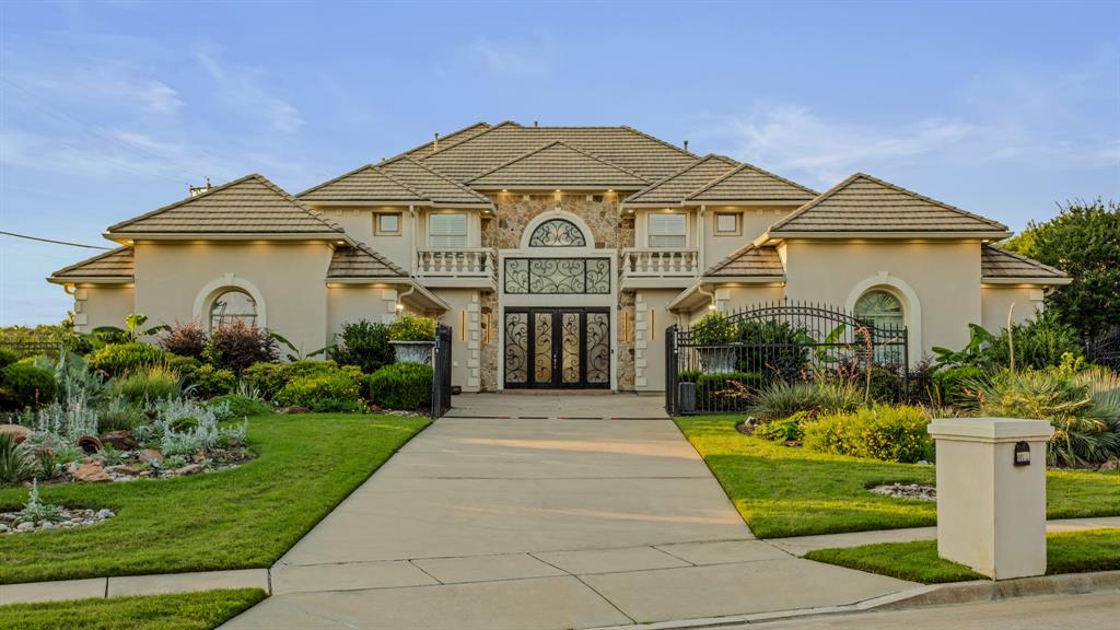 3704 Kingfisher Court