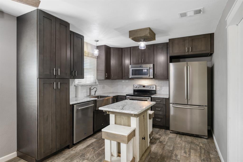 445 Park Center Boulevard