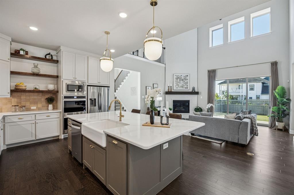 1304 S Pecan Parkway