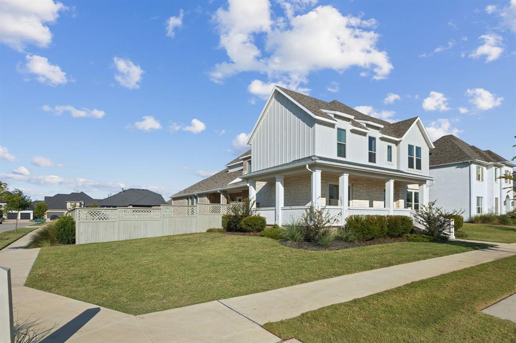 1304 S Pecan Parkway