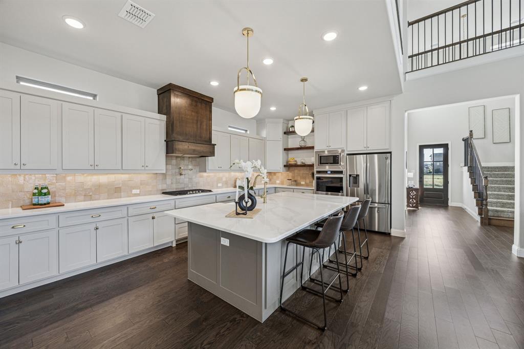 1304 S Pecan Parkway