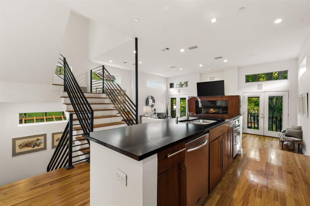 Metro Hawthorne - Residential