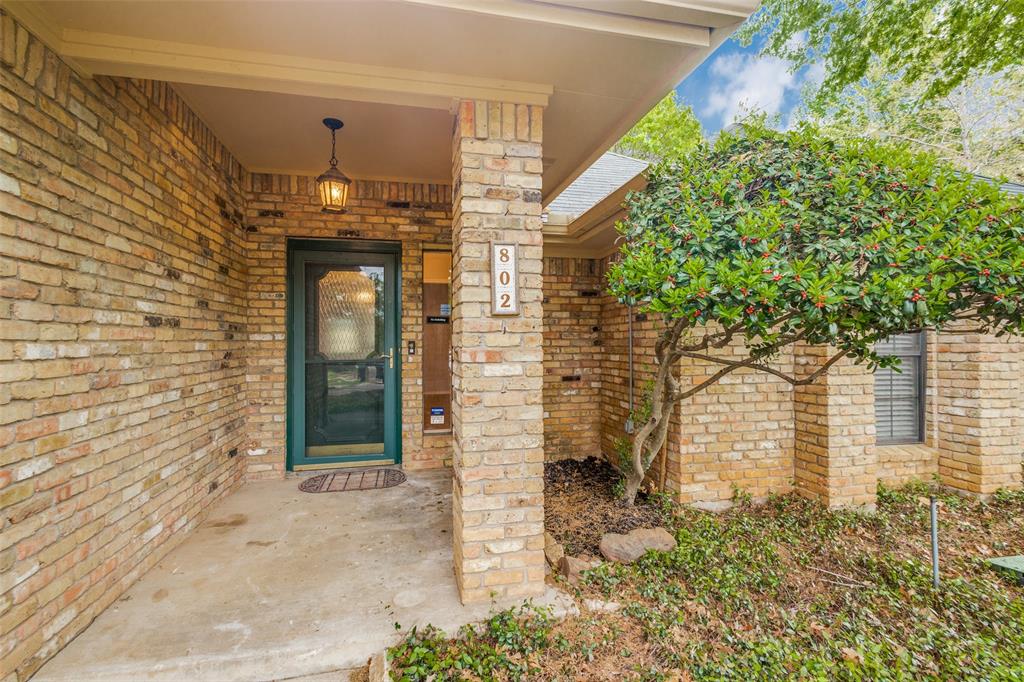 802 Chipwood Court
