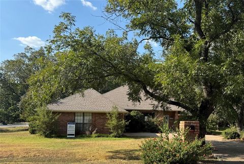 6023 MELROSE Circle Granbury TX 76049