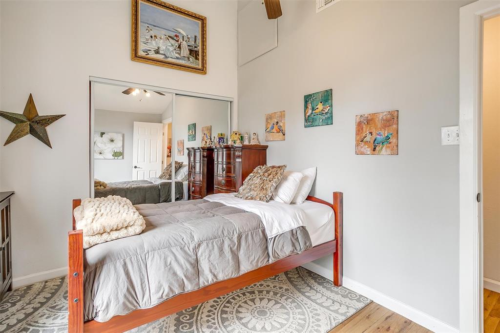 Youngs Ella Lake Worth Add - Residential