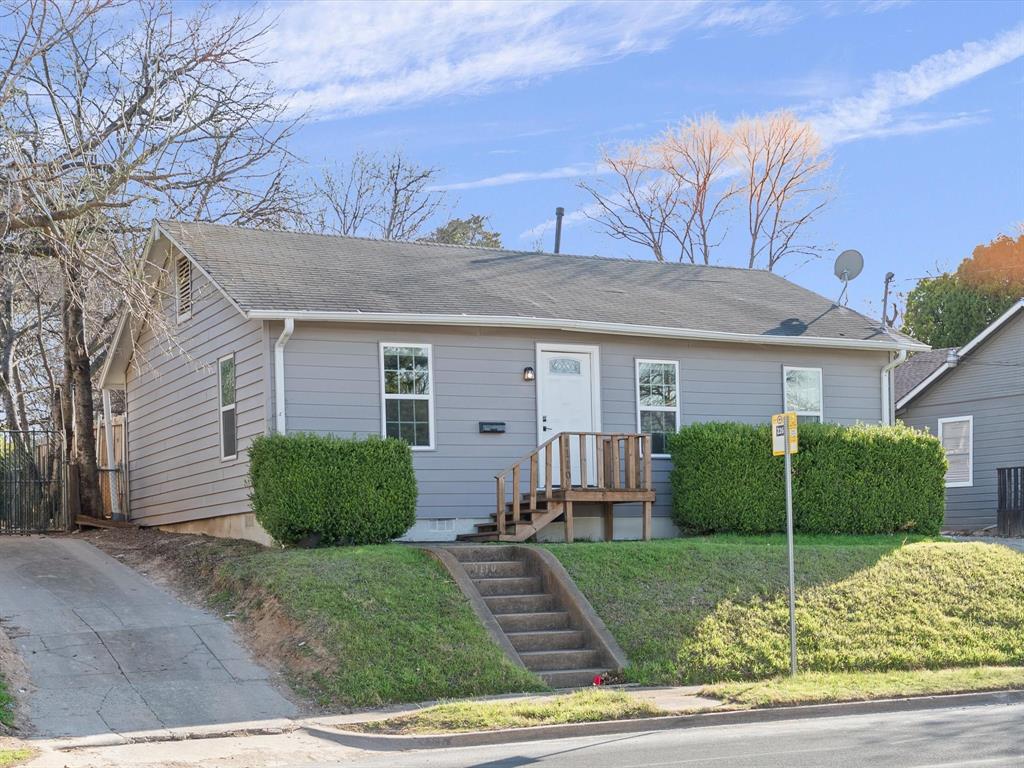 1110 W Clarendon Drive