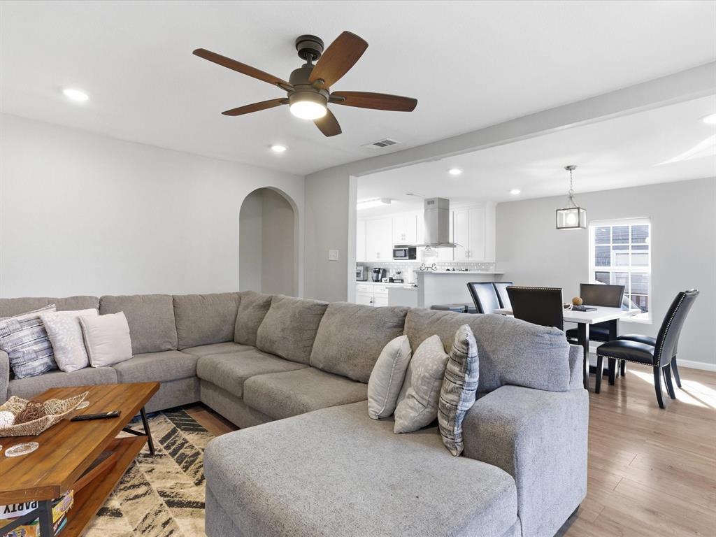 1110 W Clarendon Drive