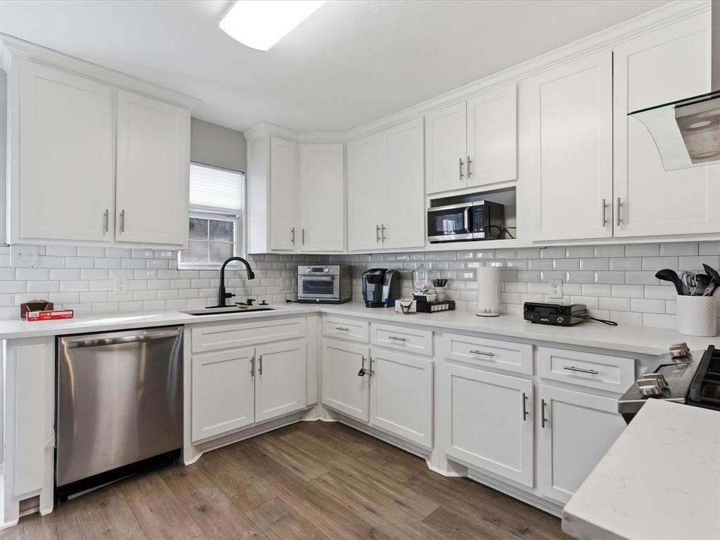 1110 W Clarendon Drive