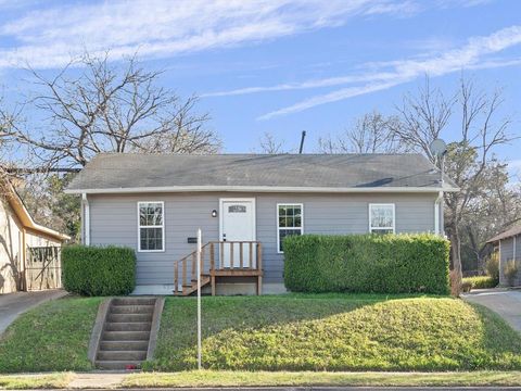 1110 W Clarendon Drive Dallas TX 75208