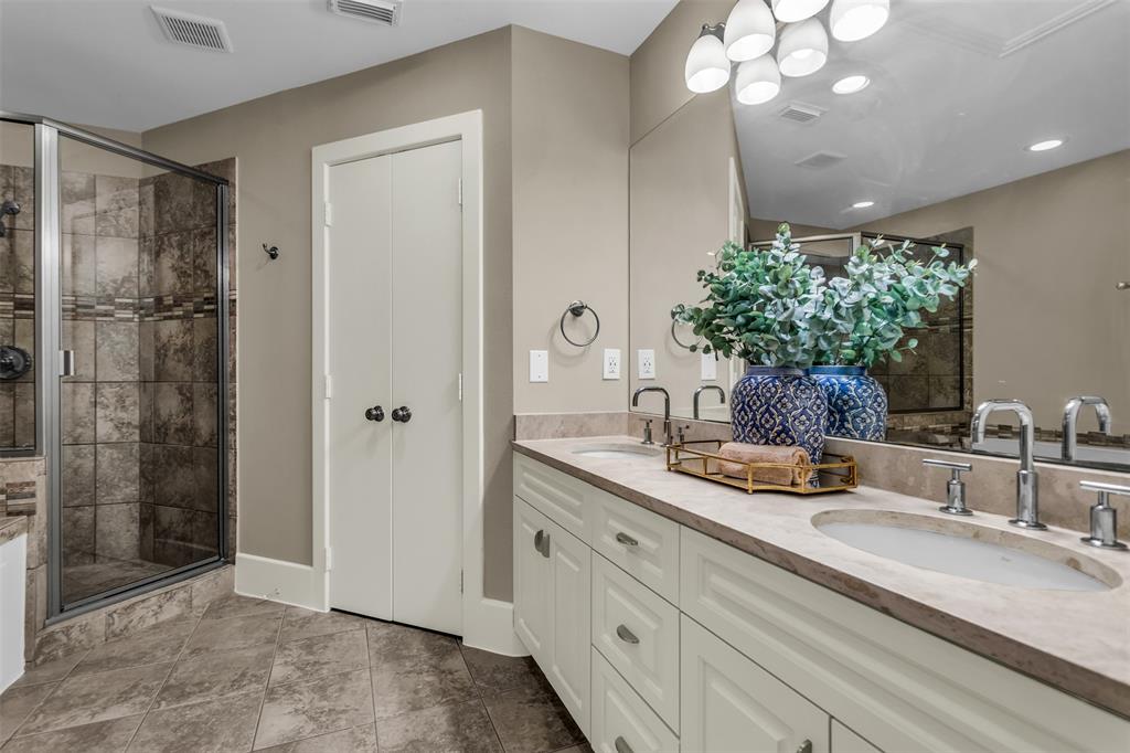 Shelby Court Oaklawn Condos - Residential