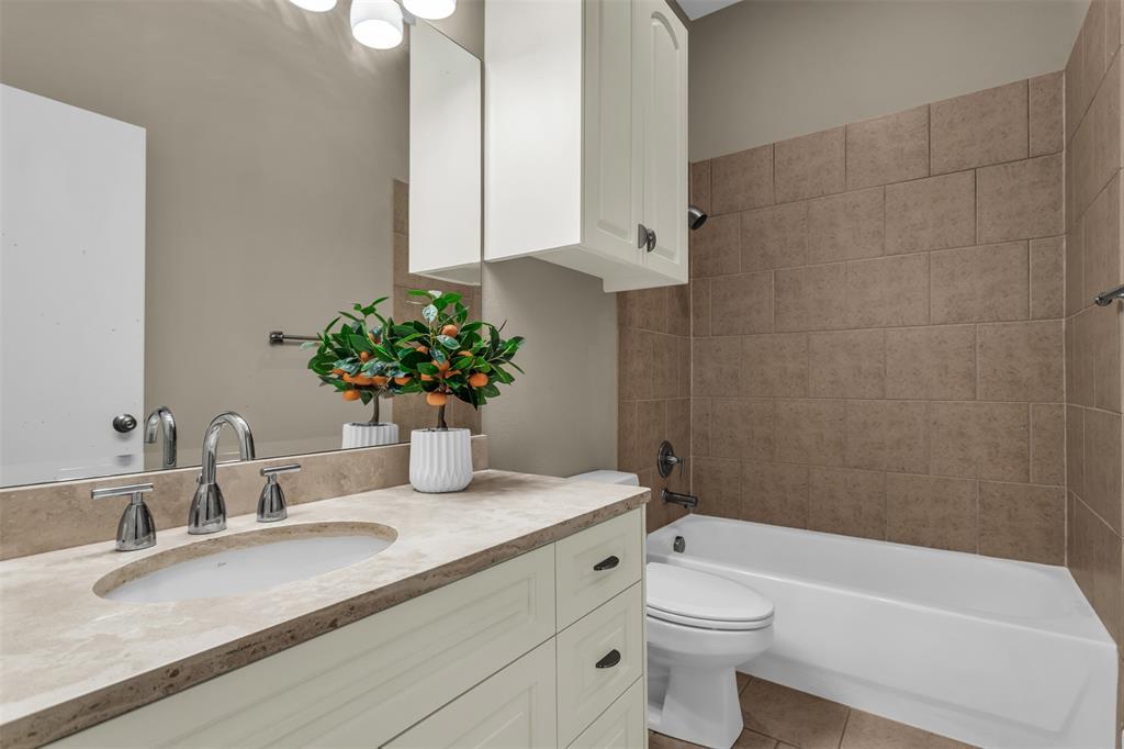 Shelby Court Oaklawn Condos - Residential