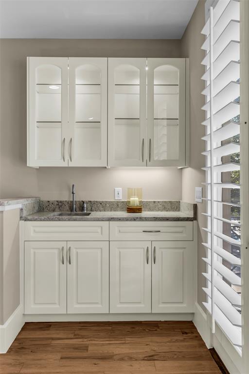 Shelby Court Oaklawn Condos - Residential