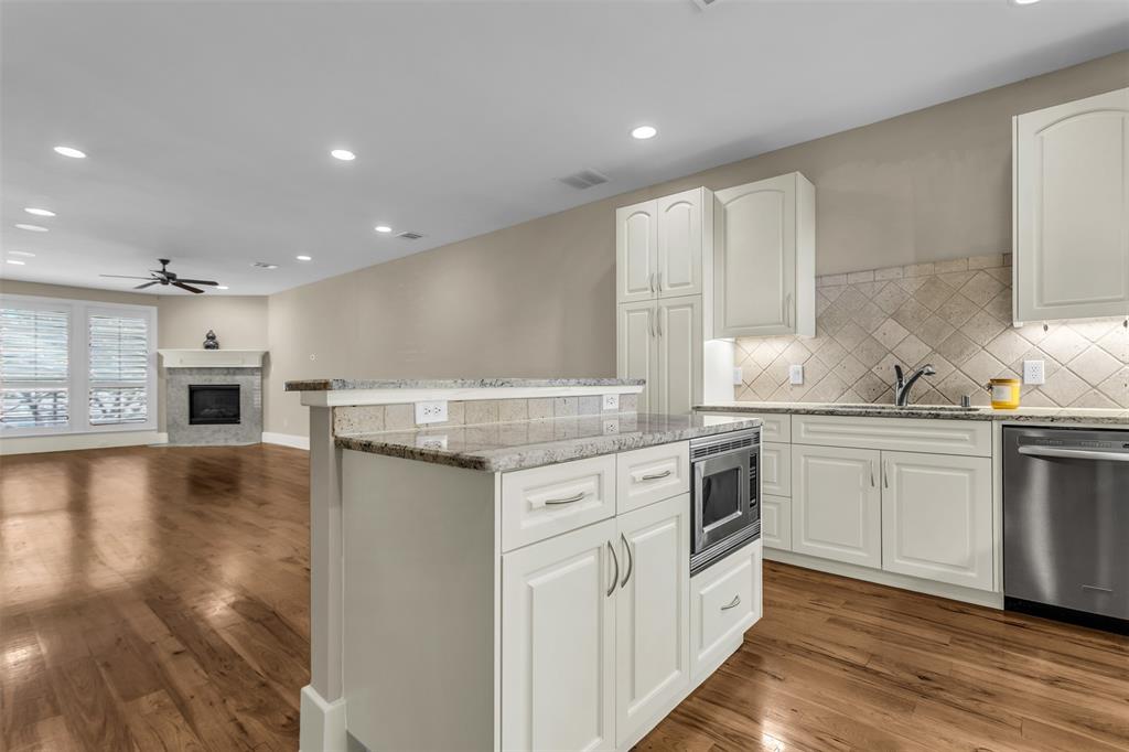 Shelby Court Oaklawn Condos - Residential