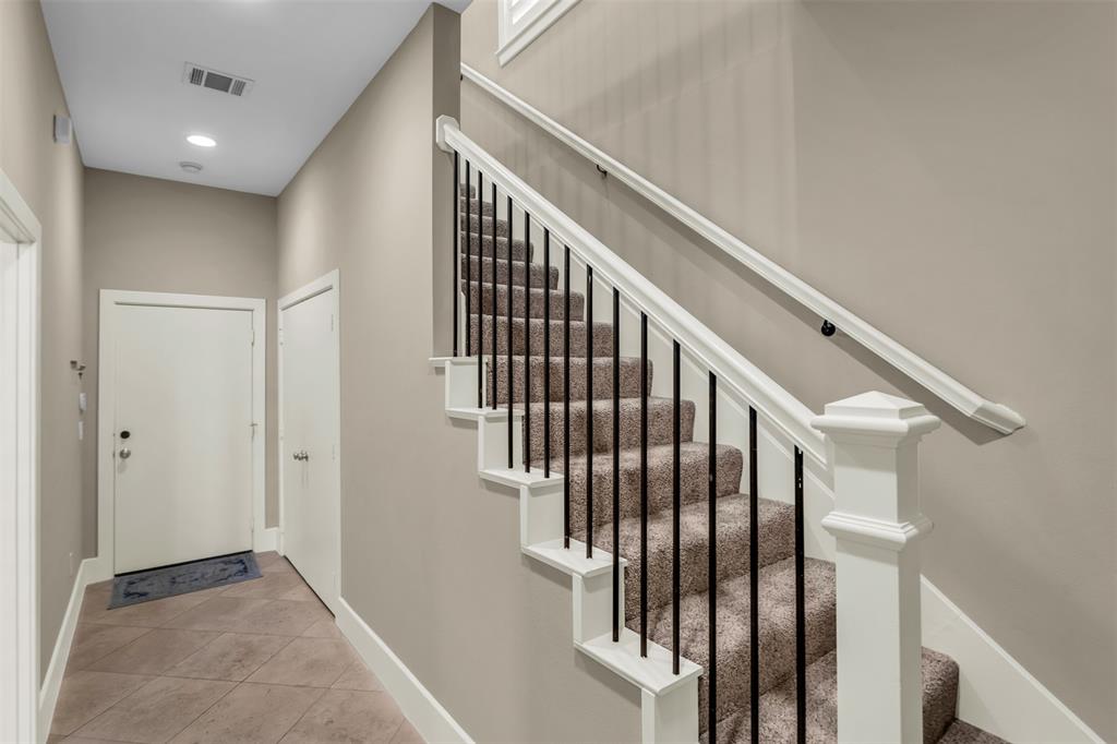 Shelby Court Oaklawn Condos - Residential