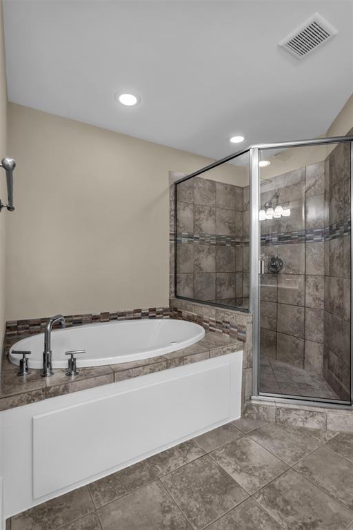 Shelby Court Oaklawn Condos - Residential