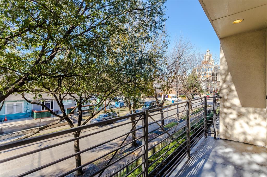 Shelby Court Oaklawn Condos - Residential