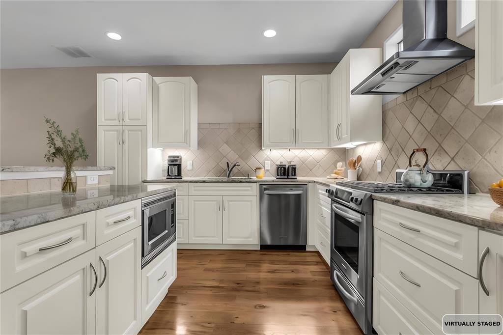 Shelby Court Oaklawn Condos - Residential