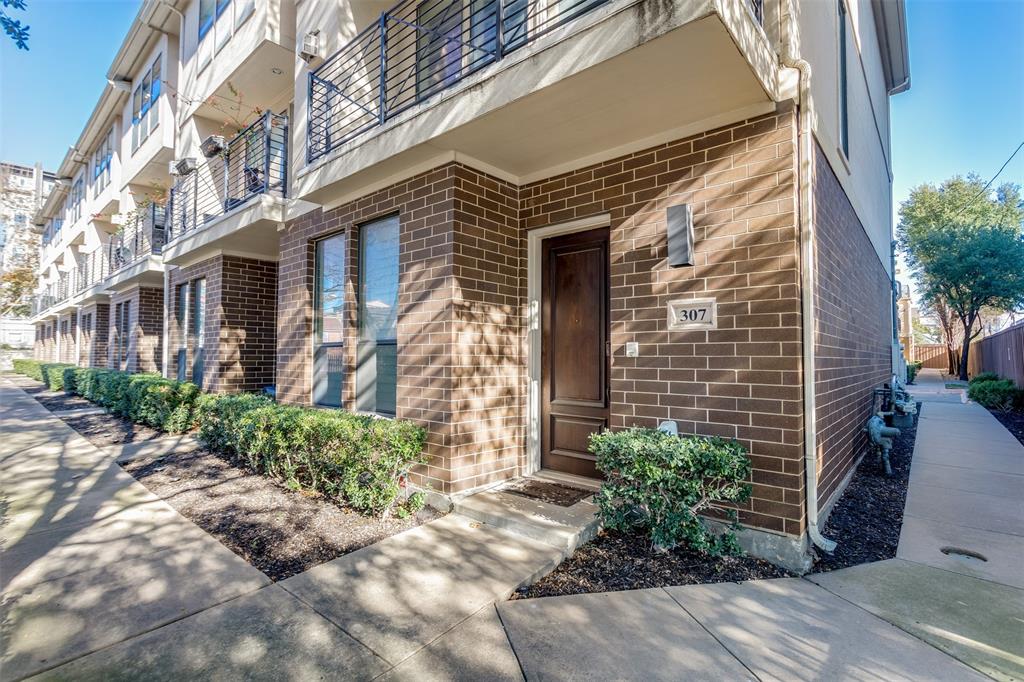 Shelby Court Oaklawn Condos - Residential