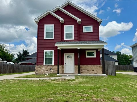 Photo of 3322 Pickett Street, Greenville, TX 75401 (MLS # 21065280)