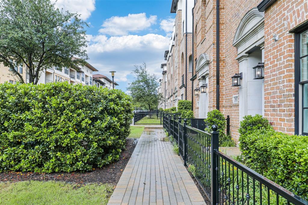 Amli Las Colinas Urban Center - Residential