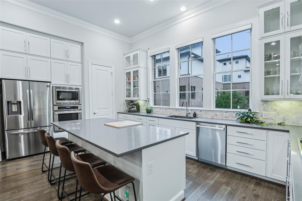 707 Will Rice Avenue