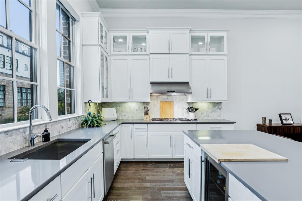 707 Will Rice Avenue