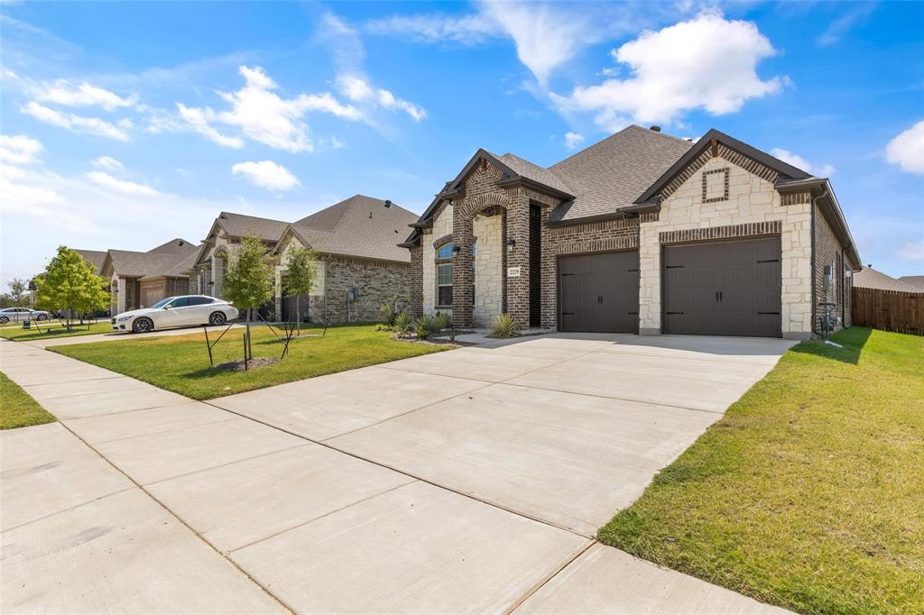 Sheppards Place Ph 1 - Residential Lease