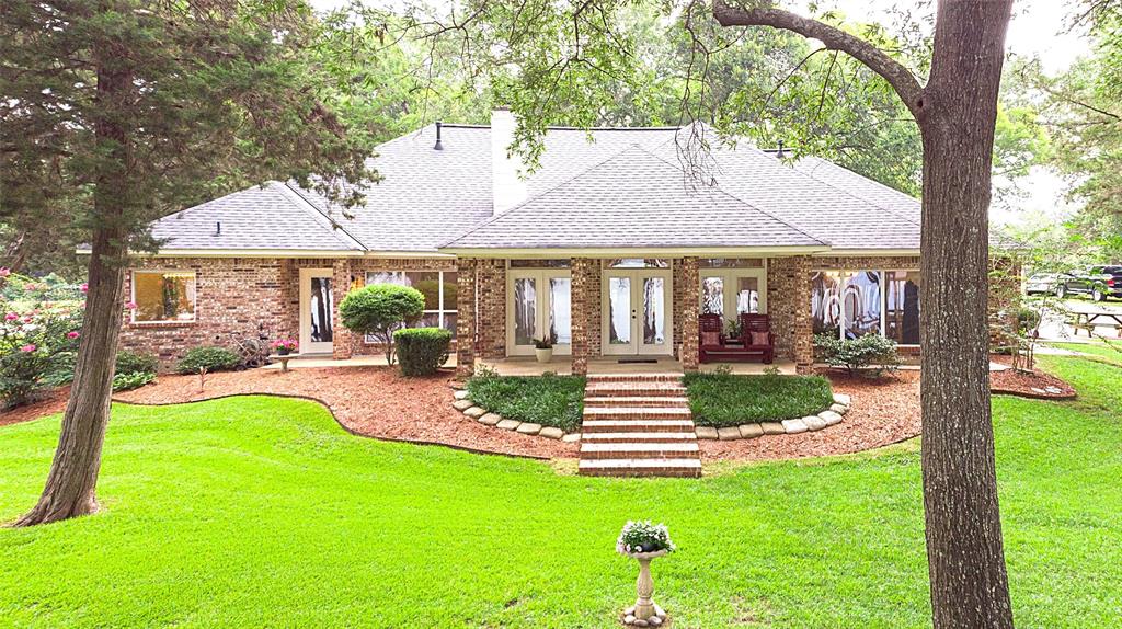 6489 N Lakeshore Drive
