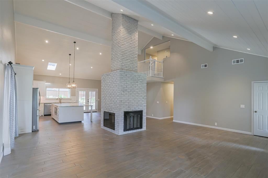 1121 Augusta Court