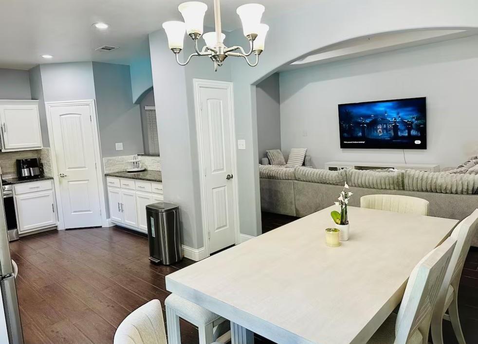 Oak Park Estates - Residential Lease