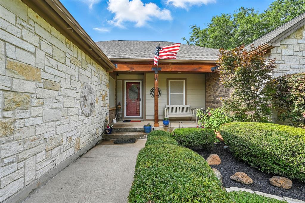 5001 Oak Springs Drive