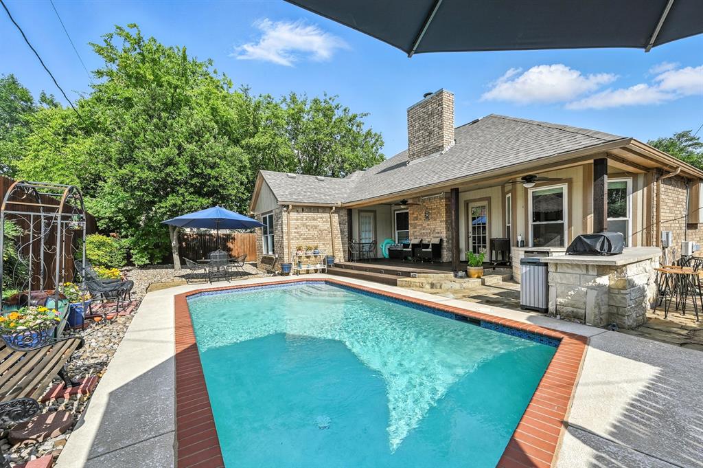 5001 Oak Springs Drive
