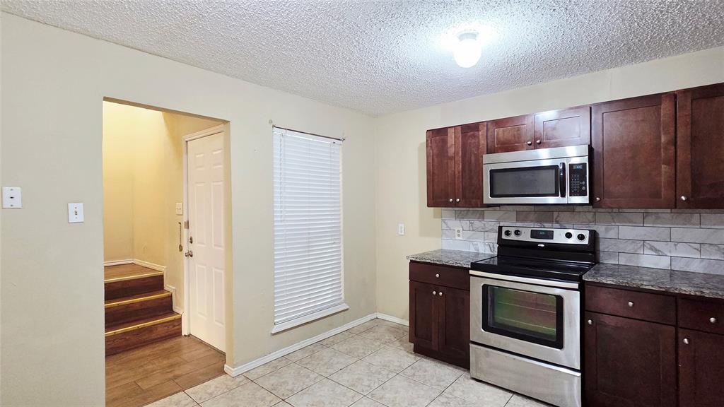 Richardson Life Style Twnhms - Residential