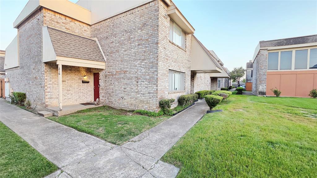 Richardson Life Style Twnhms - Residential