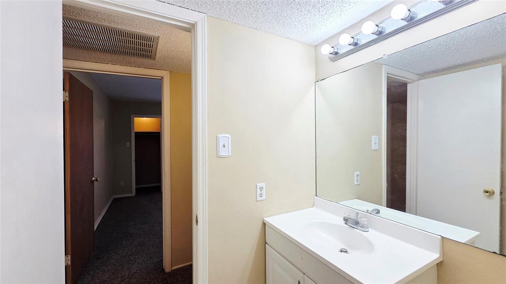 Richardson Life Style Twnhms - Residential