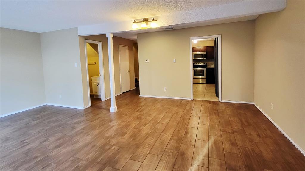 Richardson Life Style Twnhms - Residential