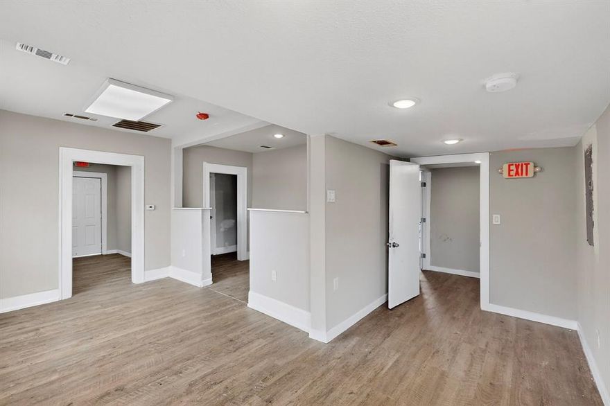 Retail & Offices Spaces available for Lease near Downtown Dallas! Se rental locales cercas de el Centro de Dallas! These suites have been recently remodeled. Suite 100 includes a lobby area, a private office, a bathroom, and parking for the Tenant and their clients. These offices have frontage on S Lancaster Rd. The different uses are: Retail Uses - Sales, Salons, Bakeries, Animal Grooming and Auto Sales. The space is 5 minutes to I35 and 10 minutes to Oakcliff, Dallas Zoo, and Downtown Dallas. Hablo Español. Tenant and or Tenants Broker to verify all specifications including, but not limited to, schools, measurements, livable area, zoning. Listing Broker will not be held responsible for any inaccuracies. Information deemed reliable, but not guaranteed.