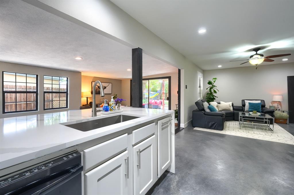 White Rock Village 02 - Residential